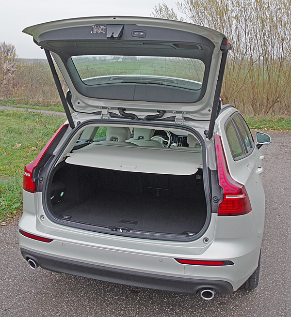 Biltest Volvo V60 D4 aut. Momentum Prøvekørsel Bilanmeldelse